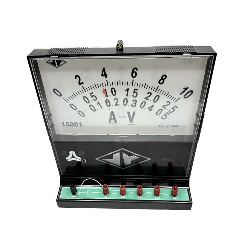Učebné nástroje fyzikálneho elektrického obvodu experimentálne vybavenie demonštruje analógový elektrický ampérmeter voltmeter