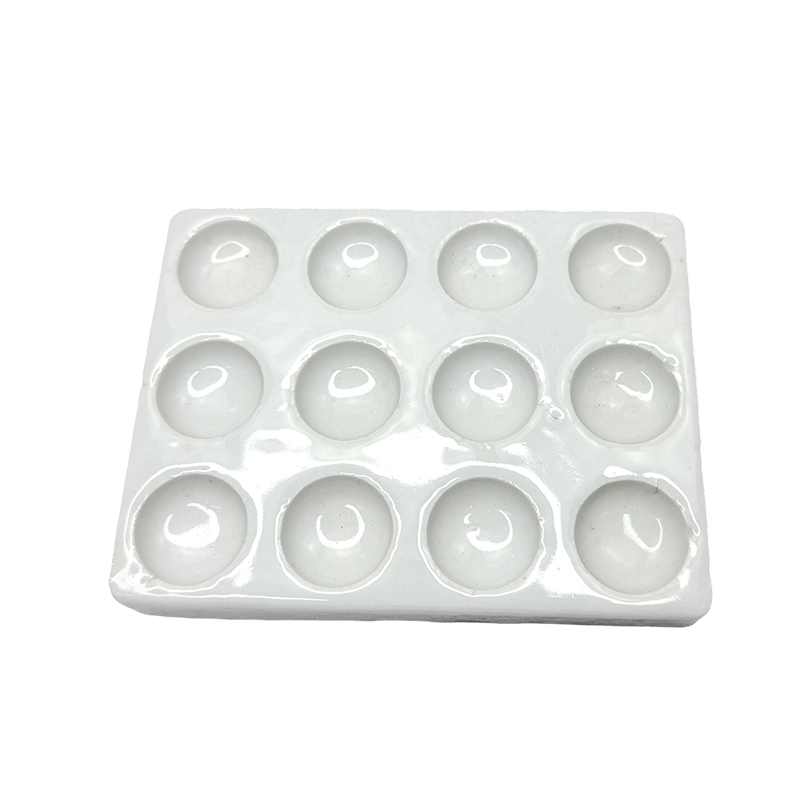 Laboratórne použitie 12-dierková porcelánová keramická reakčná doska bielej farby